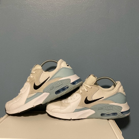 Women’s air max excee - size 10.5W - Picture 3 of 7